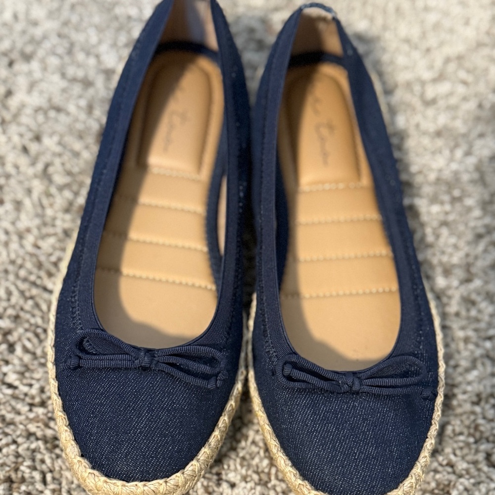 Me Too Navy Denim Espadrille Flats Women's Size 6